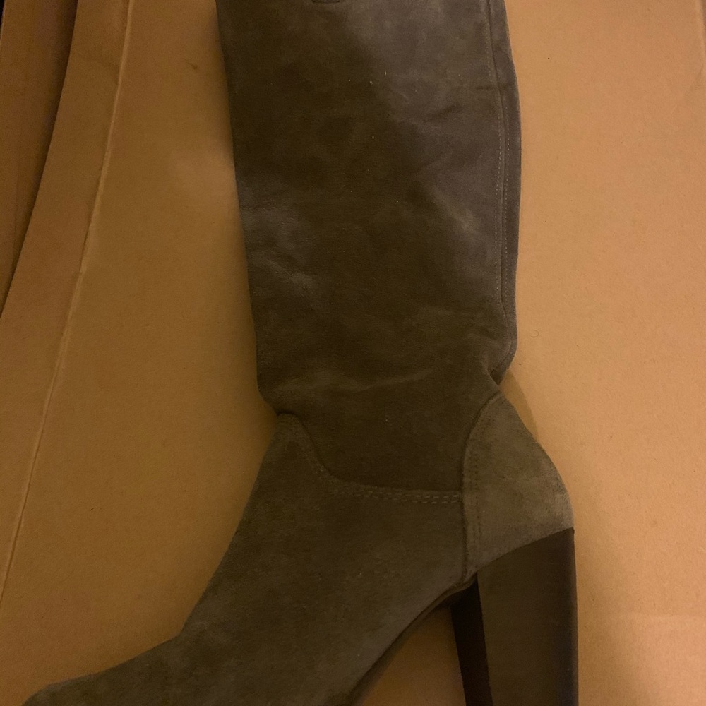 Ugg heels Gray Suede Boots - Picture 5 of 5